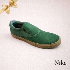 Nike Green Slip-On Skate Shoes Size 9.5